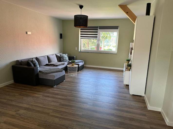 Ferienwohnung für 6 Personen, mit Terrasse und Garten sowie Seeblick und Ausblick