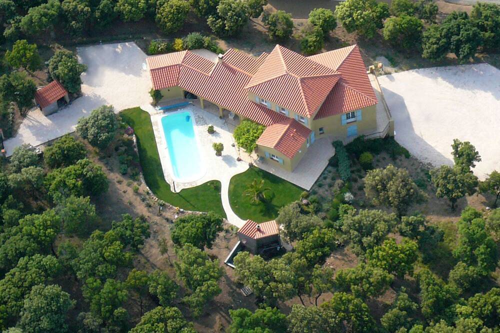 L'Escapade villa pleine de charme située au calme grande piscine  magnifique vue in Le Boulou, Côte méditerranéenne (France)