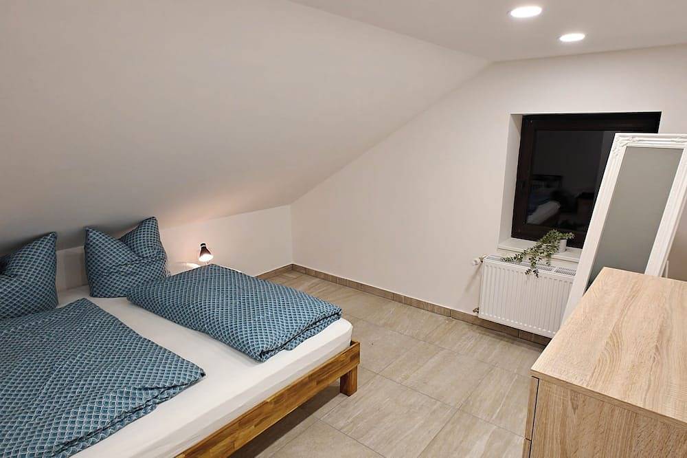 Ganze Wohnung, Haus am Berg, Fewo Panoramablick im fränkischen Seenland, Haustiere willkommen. in Pleinfeld, Frankenalb