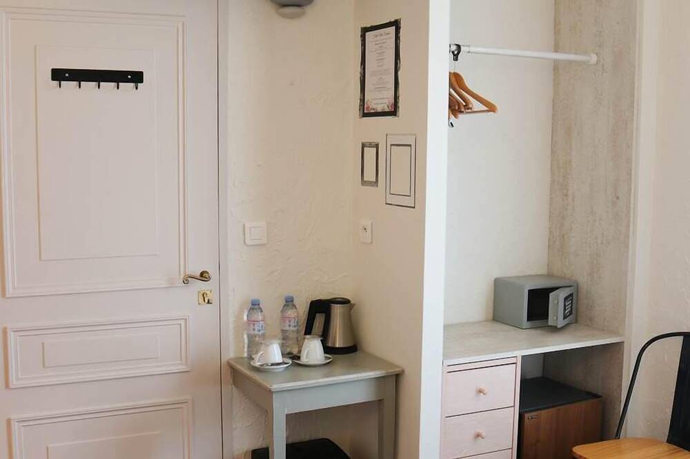 La Villa Roseraie , Hotel Familial Ouvert Toute L Annee. Animaux Acceptes in Vence, Cannes og omegn