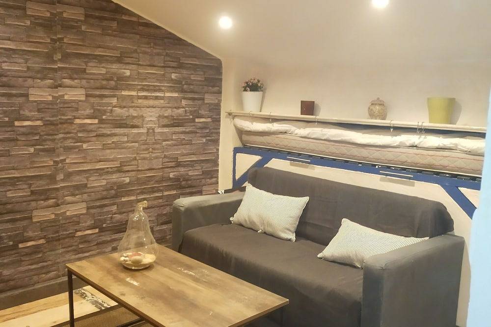 Apartamento entero, A little cocoon under the roof in La Ciotat, Marsella region