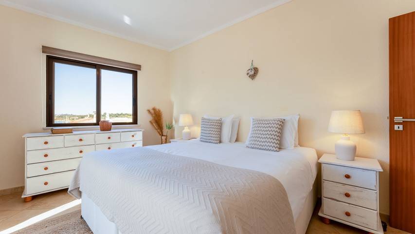 Ganze Wohnung, Ferienwohnung für 6 Personen mit Terrasse in Alvor, Faro Distrikt