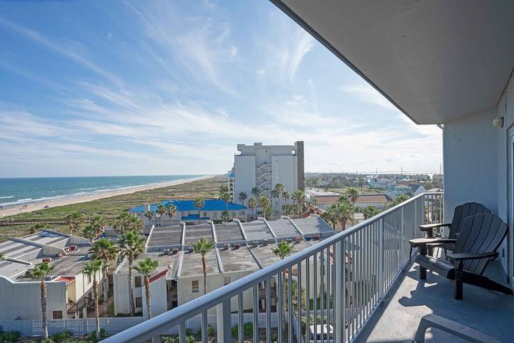 Vacation rental for 5 people, with pool and yard as well as hot tub and sauna in Padre Island