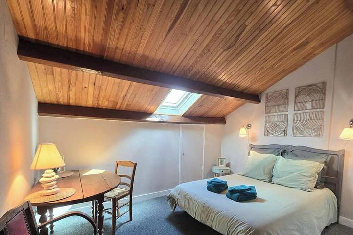 Le Chant des Oiseaux : Piscine Privée, Wifi, Animaux Bienvenus, Jardin in Chancelade, Périgord Blanc