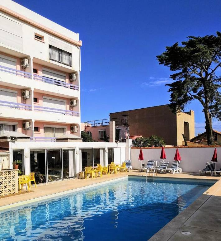 Hôtel pour 2 personnes, avec piscine et balcon