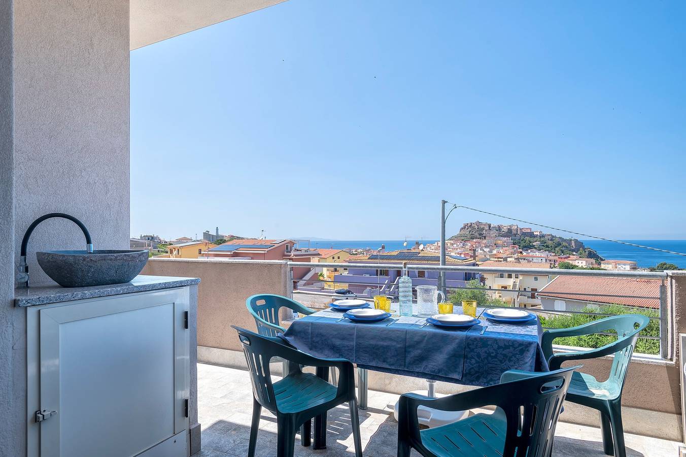 Appartamento intero, Appartamento 'Ad Occhi Aperti' con vista mare, Wi-Fi e aria condizionata in Castelsardo, Provincia di Sassari
