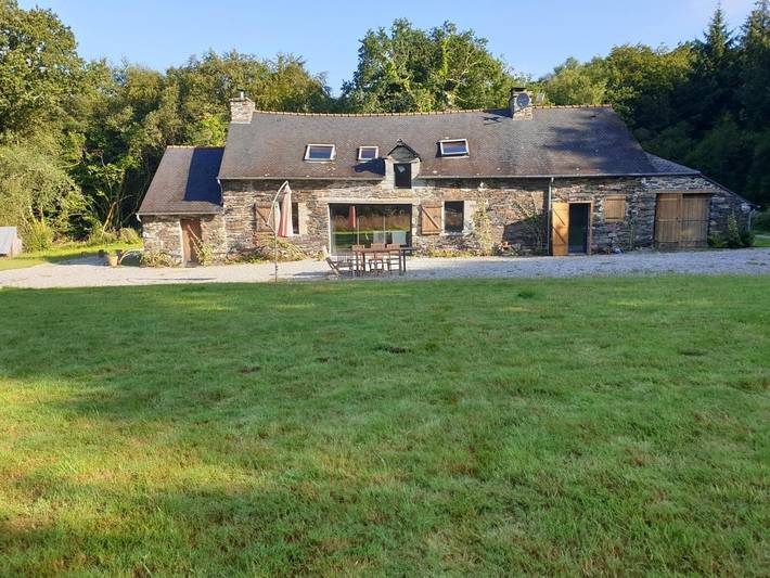 Location de vacances pour 10 personnes, avec Terrasse ainsi que Jardin et Vue à Sainte-Brigitte