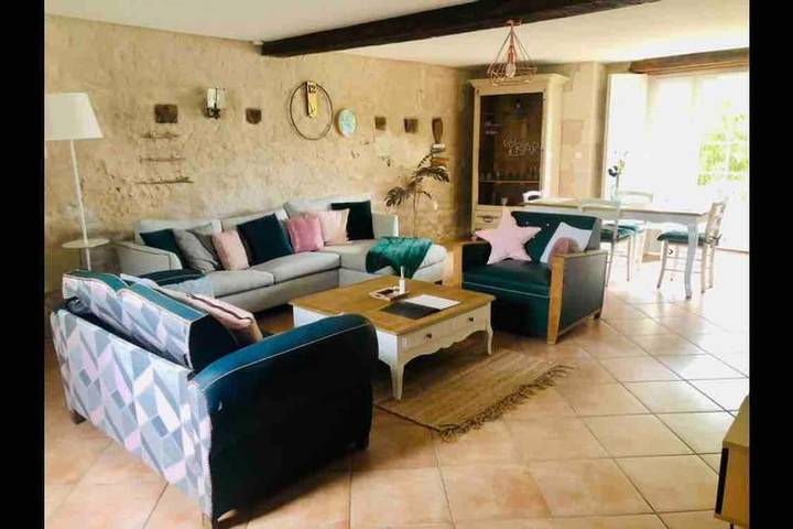 Location de vacances pour 6 personnes, avec vue ainsi que sauna et jardin, animaux acceptés à Chaniers - 3