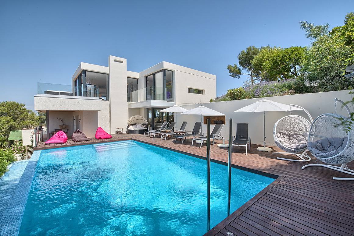 Villa 'Amapola' con vistas a la montaña, Wi-Fi y aire acondicionado in Begur, Costa Brava