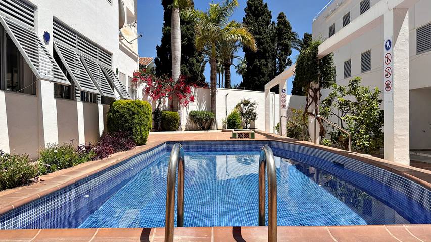 Apartment for 4 people, with pool and terrace in Nerja