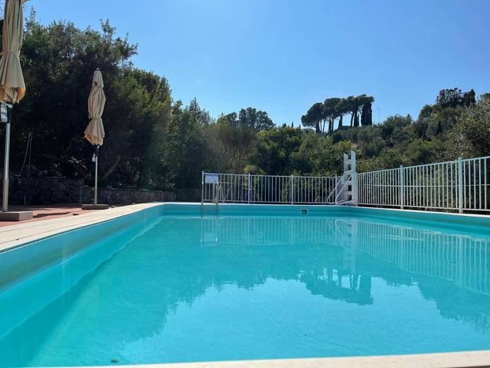 Casa vacanza per 3 persone, con panorama e piscina nonché giardino, con animali domestici in Porto Santo Stefano