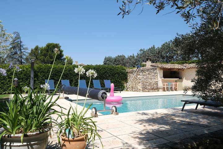 Location de vacances pour 10 personnes, avec jardin et terrasse à Aureille - 2
