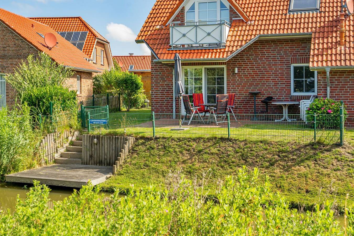 Ganze Wohnung, Ferienwohnung direkt am Wasser in Greetsiel, Krummhörn