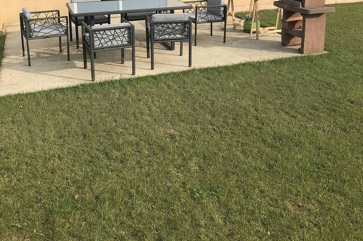 Location de vacances pour 6 personnes, avec jardin et terrasse à Vivonne