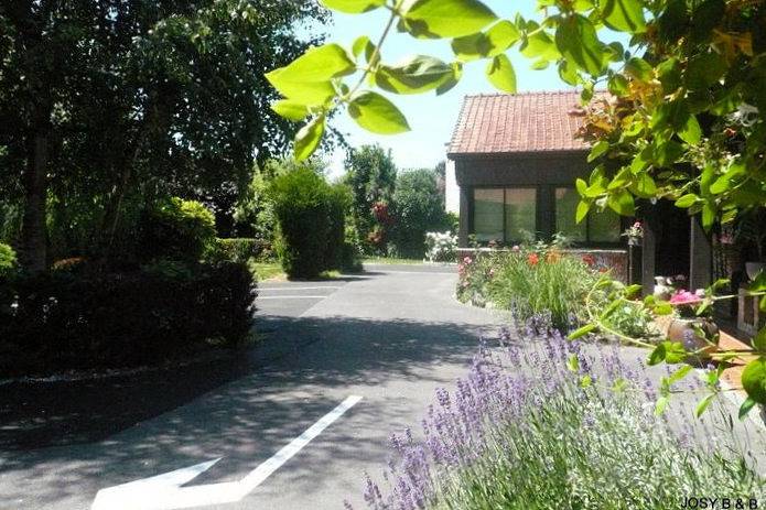 Chambres d'hôtes Josy B & B - Chambre rose in Flesselles, Région d'Amiens