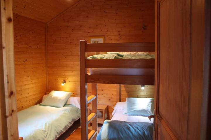 Chalet pour 5 personnes, avec piscine ainsi que terrasse et sauna à Aydat - 3
