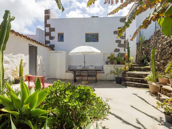 Casita Romántica · Paredes de piedra · Piscina privada compartida in Santa Catalina (Tenerife), La Guancha