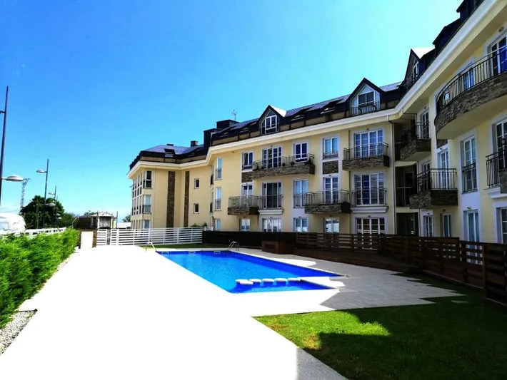 Apartamento de vacaciones para 4 personas, con jardín y piscina - 1