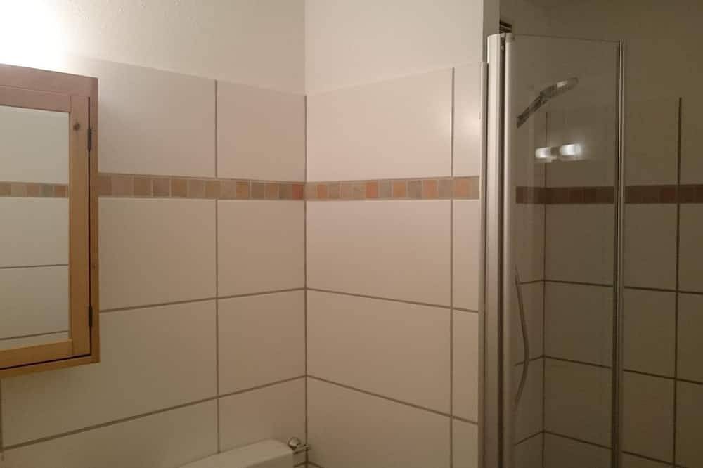 Ganze Wohnung, Fewo f. 2 Erw.+2 Kinder mit Schwimmbad,Sauna,Wlan,parken, Bergbahnen Mai-Nov. in Tiefenbach (Oberstdorf), Oberstdorf