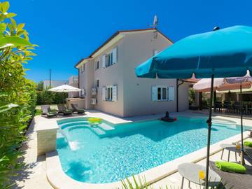 Gîte pour 6 personnes, avec jardin, animaux acceptés à Loborika