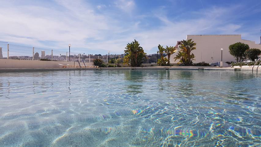 Ganze Wohnung, Albufeira, with terrace, sea views, 5 min to beach in Albufeira e Olhos de Água, Faro Distrikt