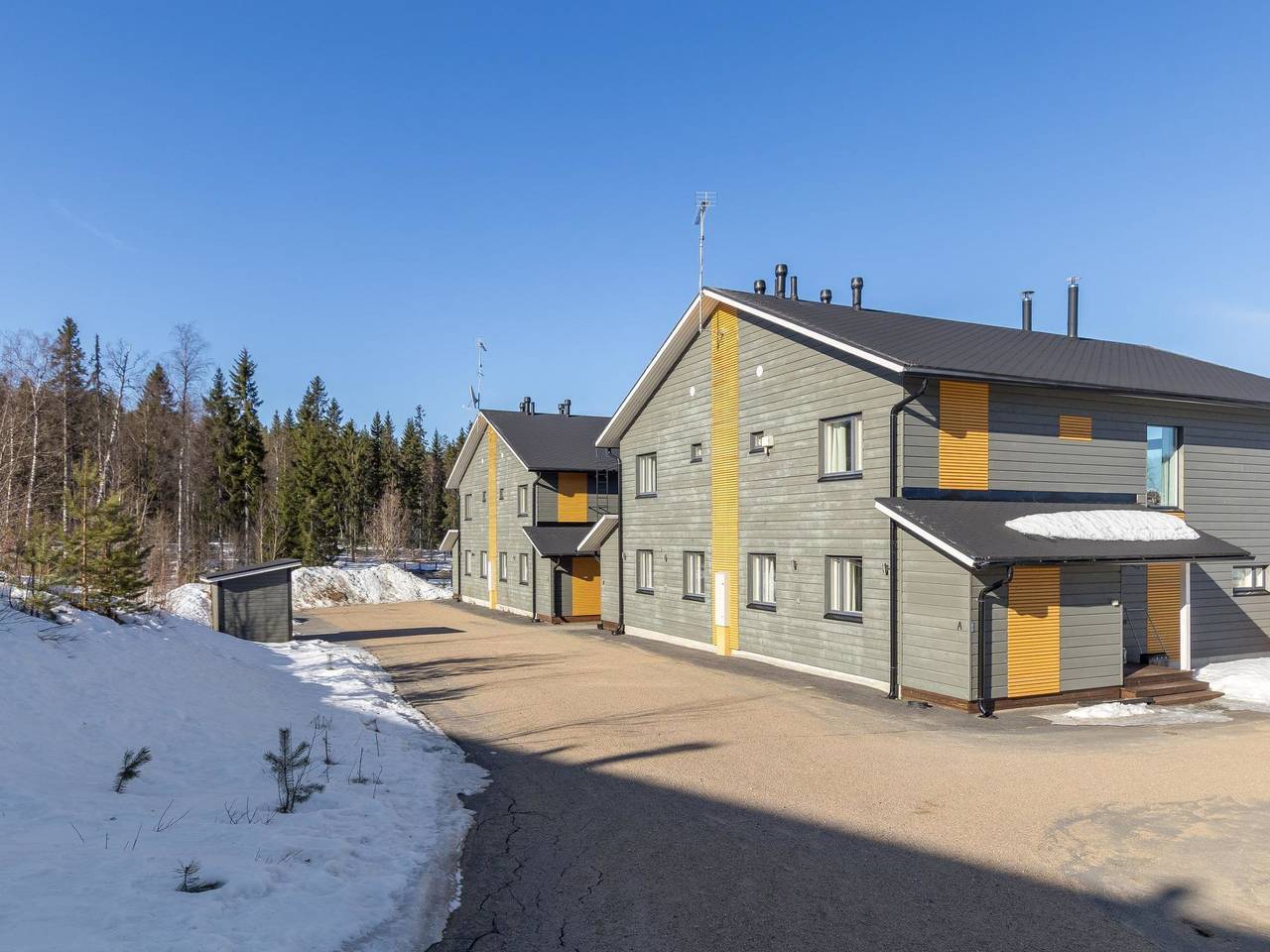 Hallan karhu b, paritalo in Ukkohalla, Kainuu