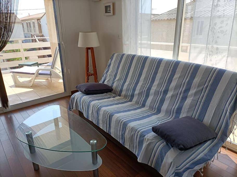 Two-Bedroom Chalet in Plage des Chalets, Gruissan