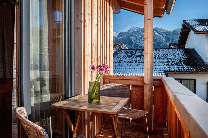 Geheel appartement, Appartement 'Ferien Bei Mari' met uitzicht op de bergen, eigen tuin en Wi-Fi in Schwangau, Zwaben (Bayern)