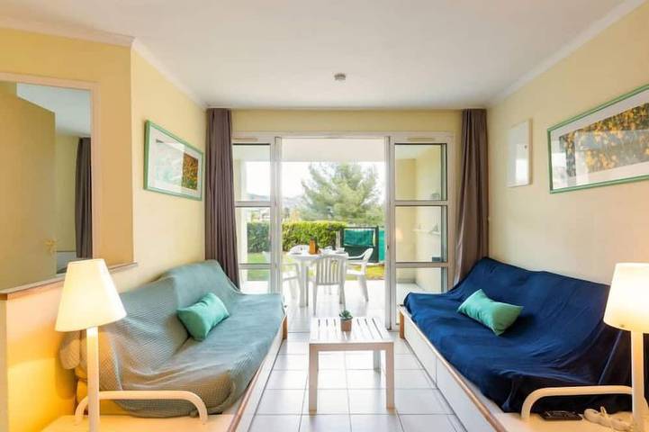 Gîte pour 4 personnes, avec jardin et piscine, animaux acceptés dans Golf De Cap Esterel