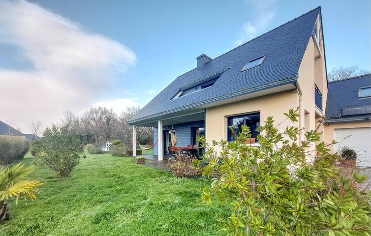 Location de vacances pour 8 personnes, avec jardin et terrasse à Le Tour-du-Parc - 2