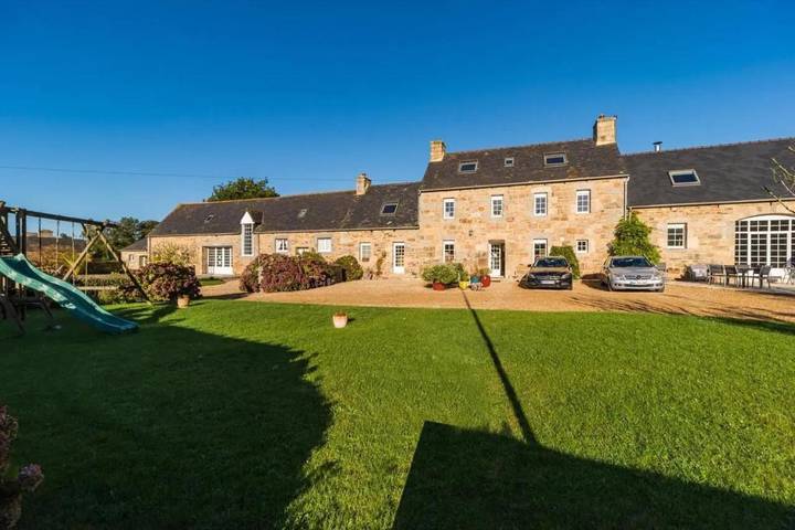 Maison d’hôte pour 5 personnes, avec jacuzzi ainsi que jardin et piscine à Tonquédec - 3