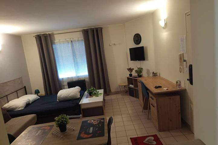 Ganze Wohnung, Separate entrance. Enjoy a pleasant and functional studio apartment in Niort, in Niort, Niort und Umgebung