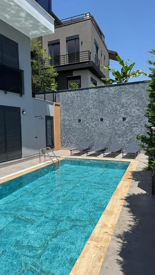 Chalet para 6 personas, con jardín además de piscina y vistas - 1