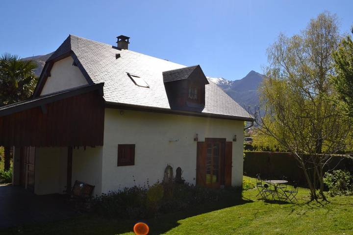 Location de vacances pour 5 personnes, avec vue et jardin à Pierrefitte-Nestalas - 2