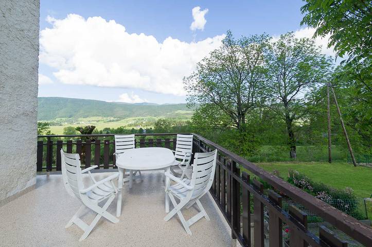 Gîte for 4 people, with Terrace and Garden in French Alps