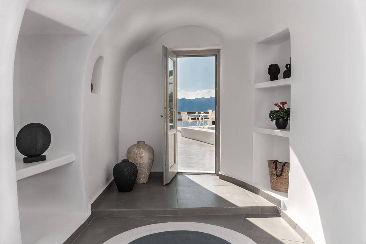 Cave Standard Studio with Caldera & Sea View in Oia, Santorin