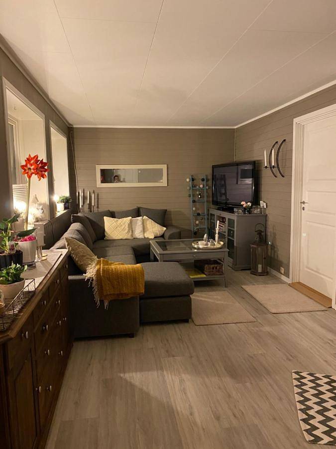 Ferienwohnung für 4 Personen, mit Seeblick und Ausblick sowie Garten in Lyngen