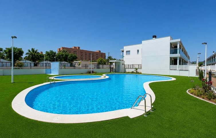 Apartamento vacacional entero, Acogedor apartamento de 2 dormitorios con piscina, wifi y a pocos pasos de Playa Cudolà in Cabanes, Costa del Azahar