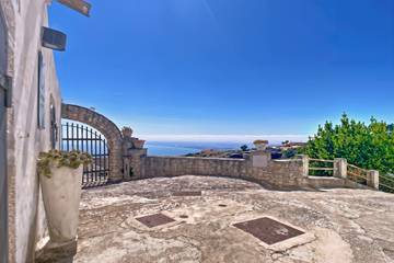 Apartment for 2 People in Monte Sant'Angelo, Foggia Province, Photo 1