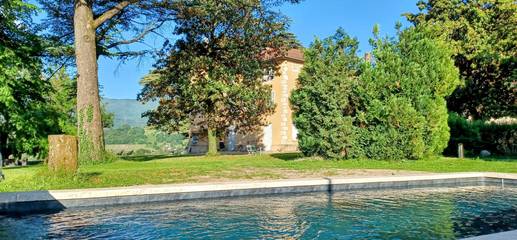 Chambre d’hôte pour 2 personnes, avec piscine et jardin en Savoie