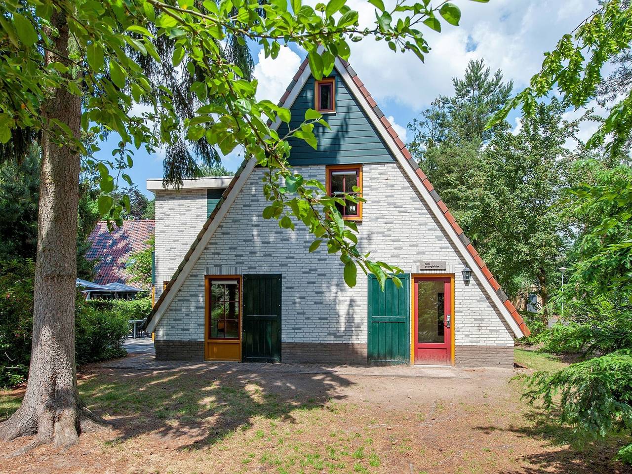 Villa voor 22 personen met zwembad in Oosterhout, Noord-Brabant