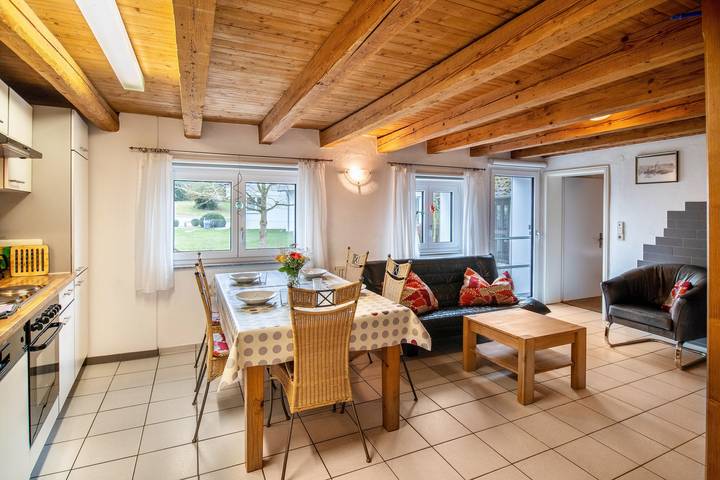 Ganze Wohnung, Ferienwohnung 'Ferienhaus Felicia Eg' mit Privatem Garten und Wlan in Ravensburg, Region Bodensee-Oberschwaben