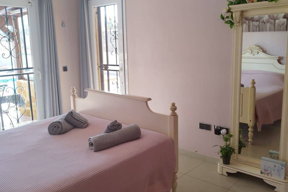 Villa Casa Del Sol 3 Bedrooms With Private Solar Covered Pool 12m x 6m Wifi in Triquivijate, Antigua