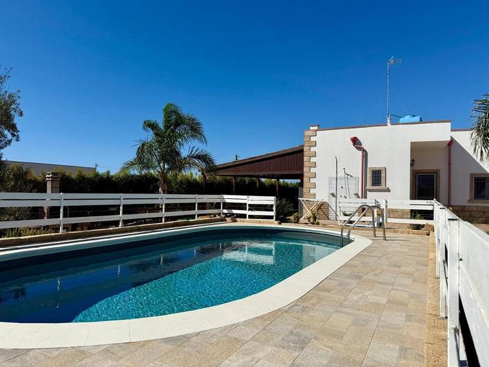 Villa für 8 Personen, mit Pool und Ausblick sowie Garten, kinderfreundlich - 1