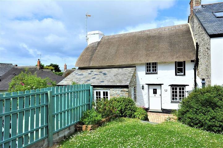 Cottage for 8 people, with Terrace and Garden in Crantock