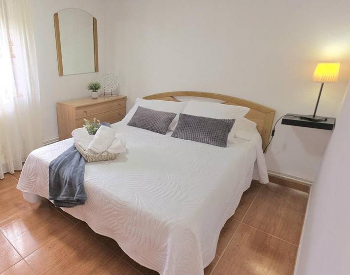Apartamento de vacaciones para 7 personas, con jardín además de vistas y terraza - 1