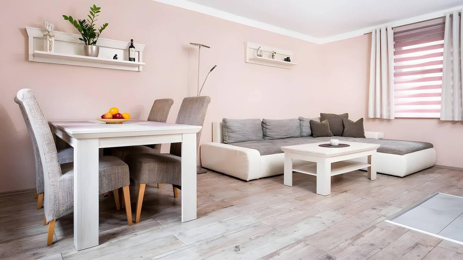 Ganze Wohnung, Apartment für 4 Personen, 90 m², mit Bergblick, Gemeinschaftsterrasse und Wlan in Unterweißbach, Ostthüringen