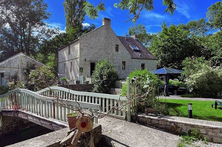Maison d’hôte pour 14 personnes, avec Jacuzzi et Jardin à Coulombs