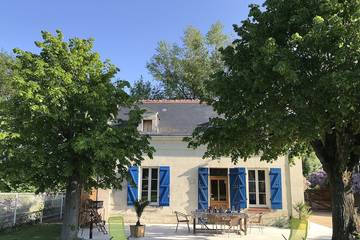 Gîte pour 6 personnes, avec jardin à Avoine