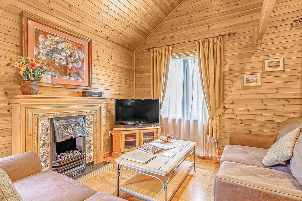 Falkner Watersedge Lodge in Tilford, Surrey